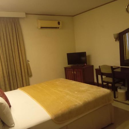 Hotel Shalimar רוואלפינדי מראה חיצוני תמונה